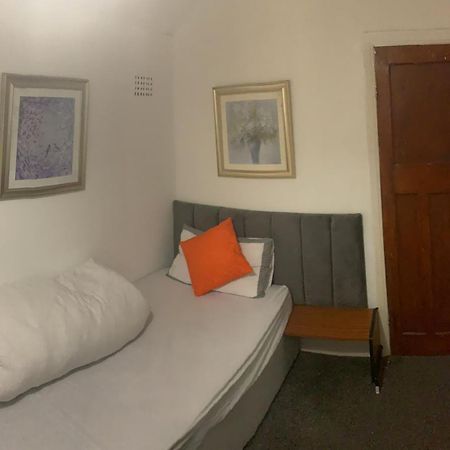 Stay Inn M30 Manchester Bagian luar foto